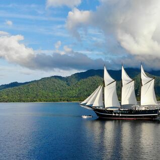 Dewi Nusantara liveaboard boat sailing in Indonesia 